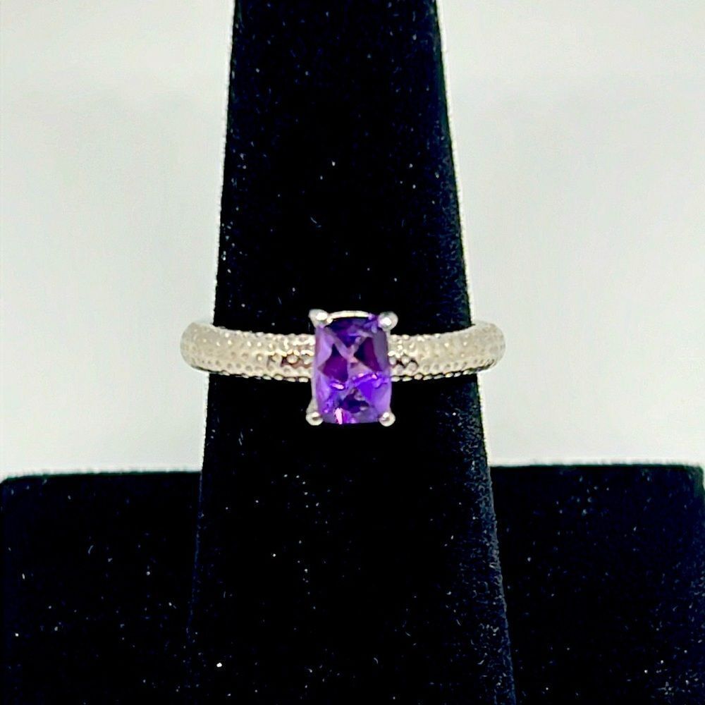 Beautiful Vintage Silver Ring With Purple Stone
